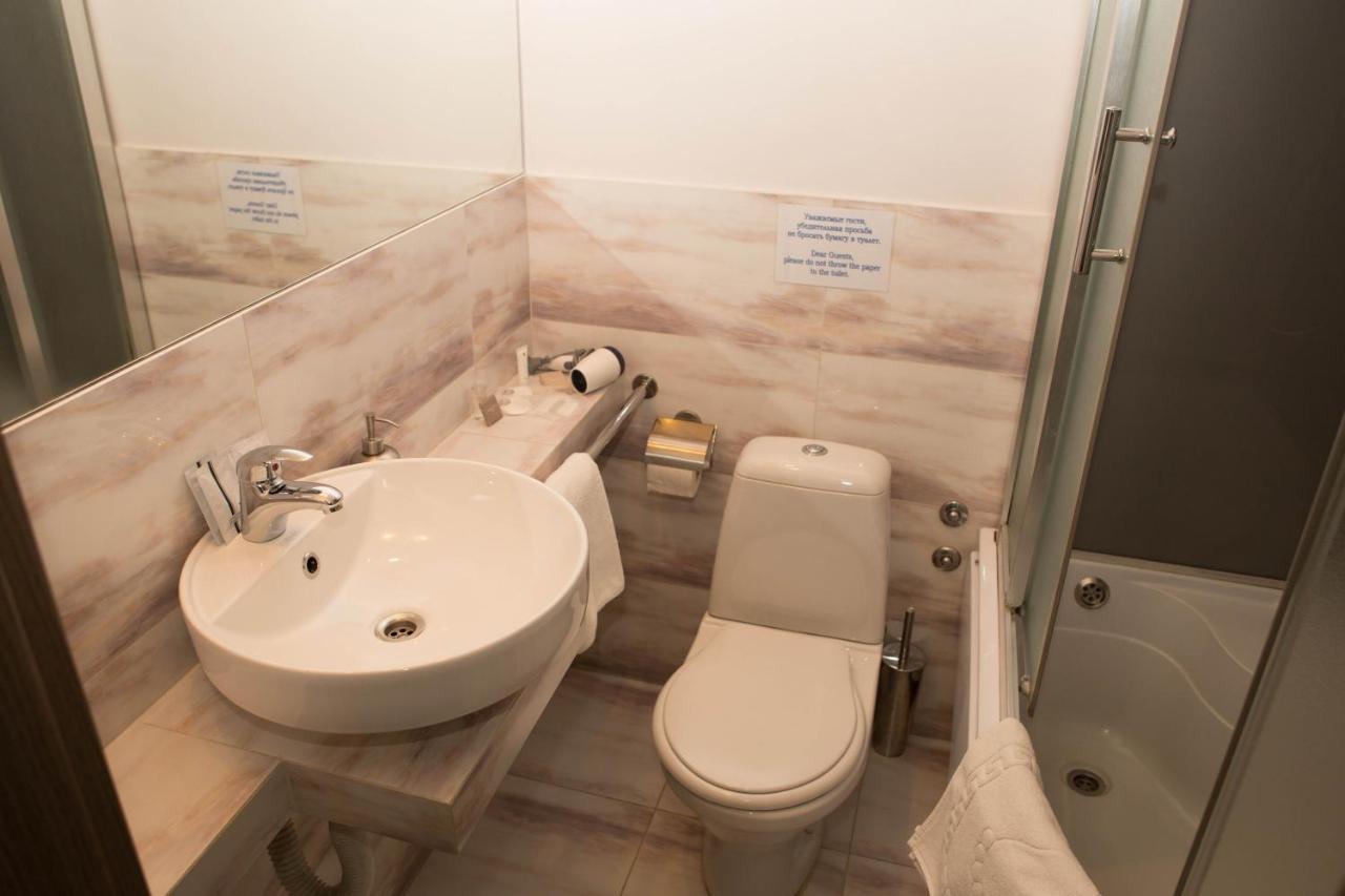Mini Elegant Hotel Киев Екстериор снимка