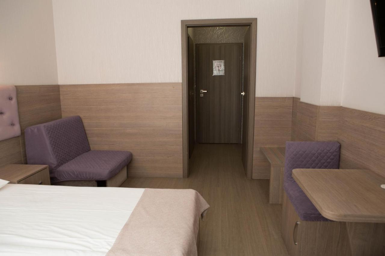 Mini Elegant Hotel Киев Екстериор снимка